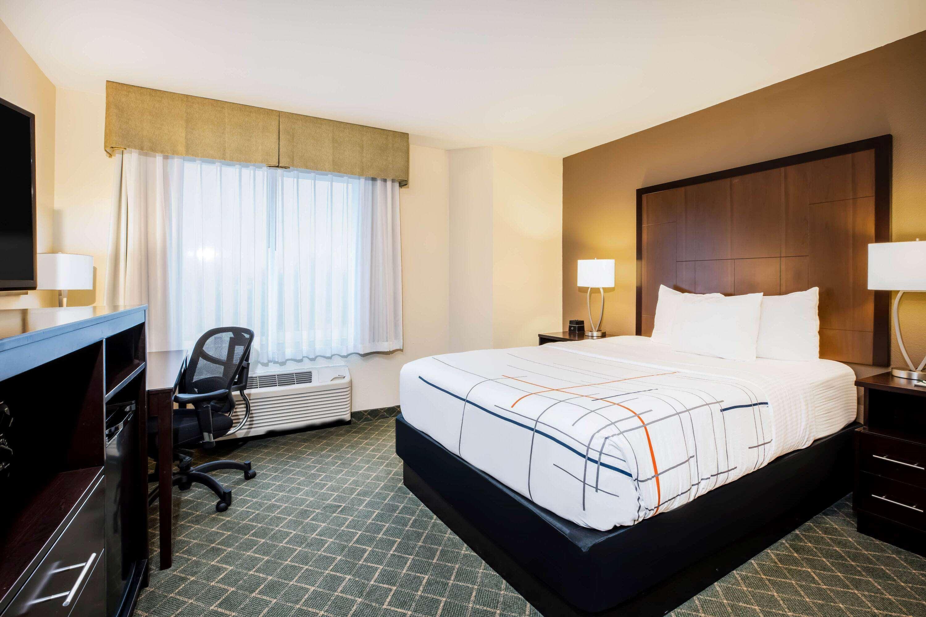 La Quinta By Wyndham Portland Airport Hotel Exterior foto